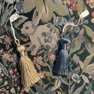2 Bell pull tassels
